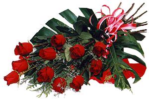 10 adet g�l buketi sade ve sik bir haldedir Ankara Panora AVM �i�ek�i ma�azas� 