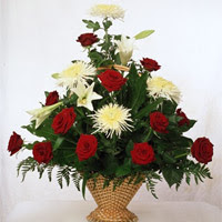 Ankara Forum Outlet AVM �i�ek�i �i�ek sipari�i 9 adet kirmizi g�l ve kir �i�ekleri sepeti
