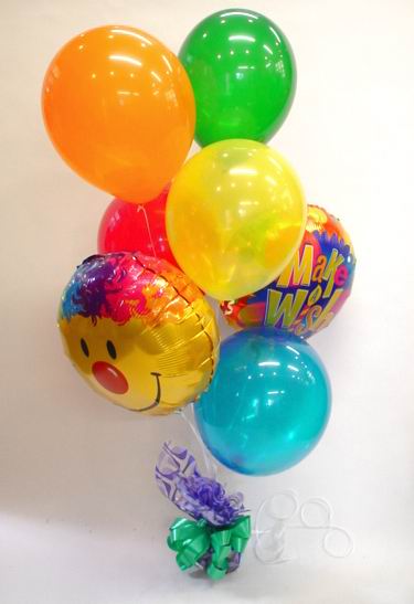 Ankara Nata Vega AVM �i�ek�iler 17 adet u�an balon ve k���k kutuda �ikolata