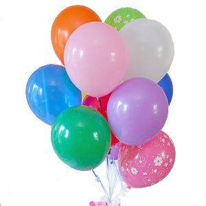 17 adet farkli renklerde u�an balon demeti