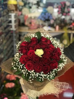 21 adet g�l s�z ni�an �i�e�i Ankara FTZ Al��veri� merkezi AVM �i�ek�iler �i�ek g�nder 