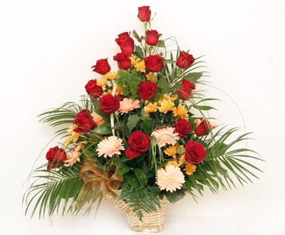 Ankara Panora AVM �i�ek�i ma�azas� sepet i�erisinde 9 adet g�l gerbera ve kir �i�ek