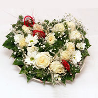 Ankara G�lba�� �ar�� AVM �i�ek ma�azas� , �i�ek�i adresleri ince cam i�erisinde 13 adet beyaz g�l ve kir �i�ek