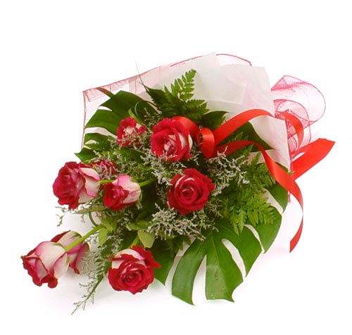 �i�ek g�nder 7 adet kirmizi g�l buketi Ankara G�lba�� Evsa Y�lpa AVM kaliteli taze ve ucuz �i�ekler