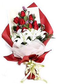 Ankara Forum Outlet AVM �i�ek�i �i�ek sipari�i 9 adet g�l 2 adet kazablanka buketi