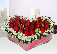 Kalp i�erisinde 10 adet k�rm�z� g�l Ankara Akvaryum AVM �i�ek yolla