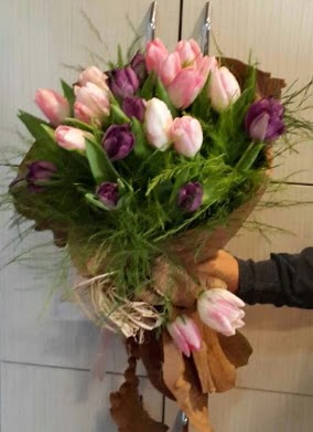 20 adet lale buketi �i�e�i Ankara Forum Outlet AVM �i�ek�i �i�ek sipari�i